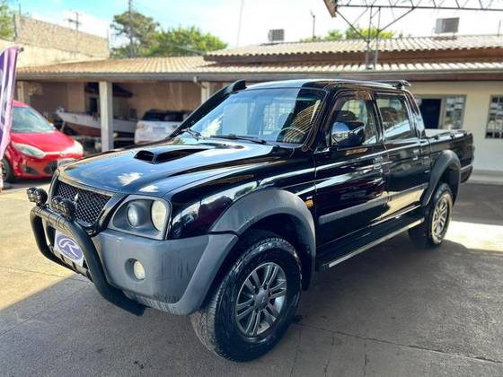 MITSUBISHI L200 OUTDOOR 2.5 GLS 4X4 CD 8V TURBO INTERCOOLER DIESEL 4P MANUAL MITSUBISHI L200 OUTDOOR 2.5 GLS 4X4 CD 8V TURBO INTERCOOLER DIESEL 4P MANUAL